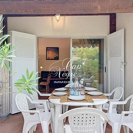 Holiday home Maison 6 Personnes 3 Etoiles Avec Piscine Et Acces Pramousquier